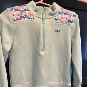 EUC Vineyard Vines pullover whale print